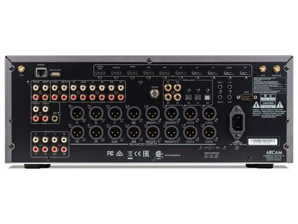 Arcam AV40 03