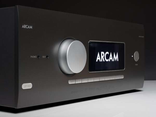 Arcam AV40 05