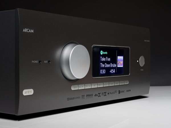Arcam AVR11 05
