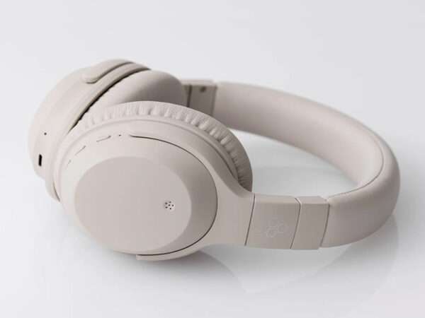 Final Audio UX2000 cream 02