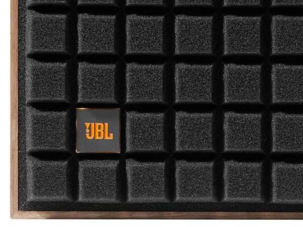 JBL L82 Grille black 02
