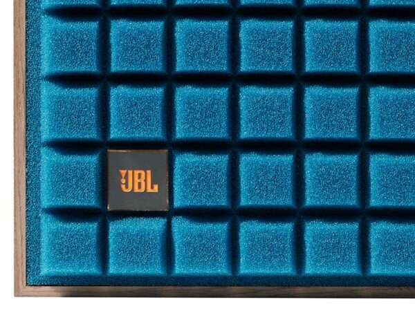 JBL L82 Grille blue 02