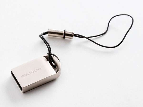 escape P9 Flash Drive 01