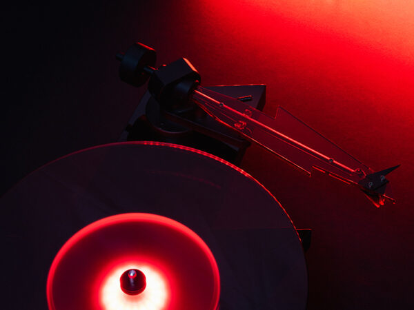 AC/DC Turntable