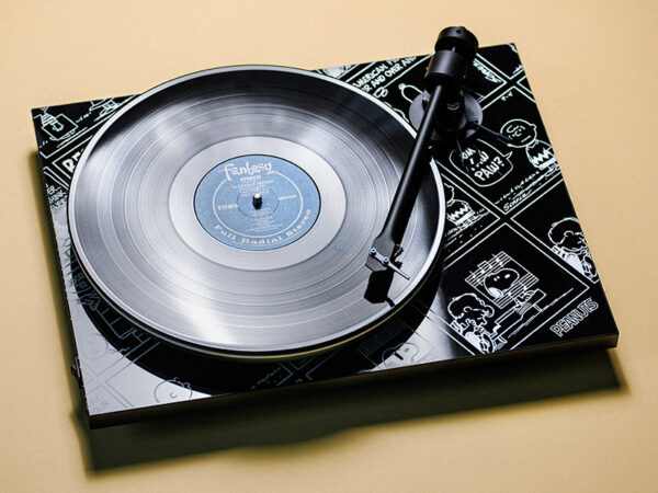 Peanuts Turntable